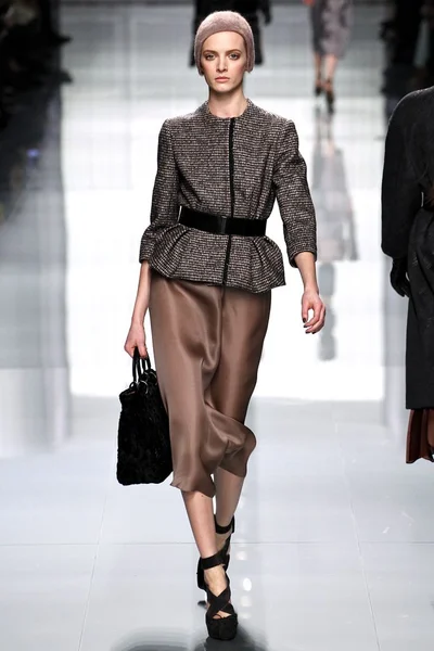 Look 8